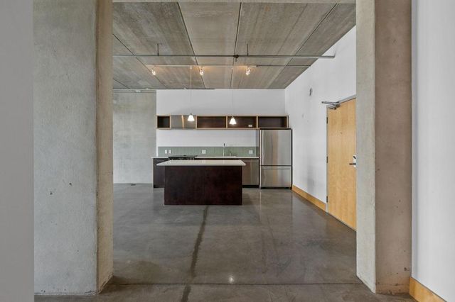 345 6th Avenue N 406, Minneapolis, MN 55401