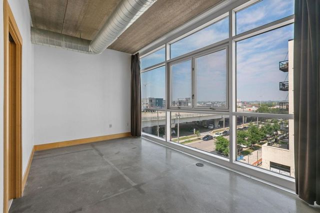 345 6th Avenue N 406, Minneapolis, MN 55401