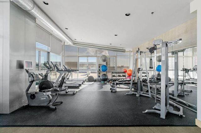 345 6th Avenue N 406, Minneapolis, MN 55401