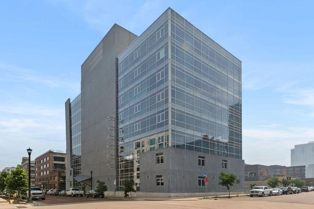 345 6th Avenue N 406, Minneapolis, MN 55401