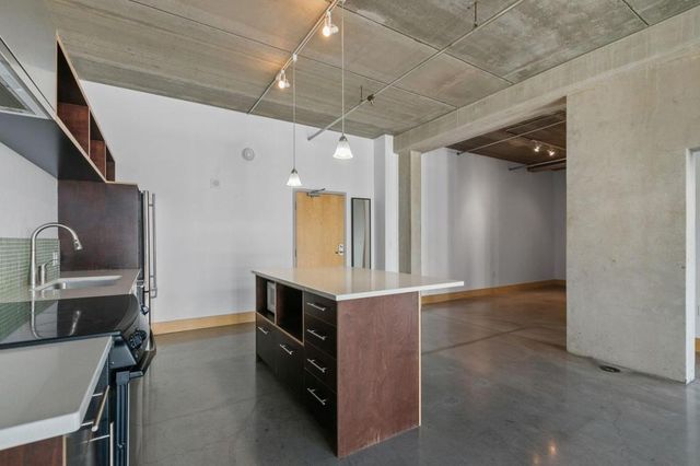 345 6th Avenue N 406, Minneapolis, MN 55401