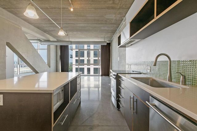 345 6th Avenue N 406, Minneapolis, MN 55401