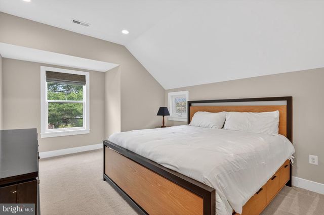 1501 SHENANDOAH RD, Alexandria, VA 22308