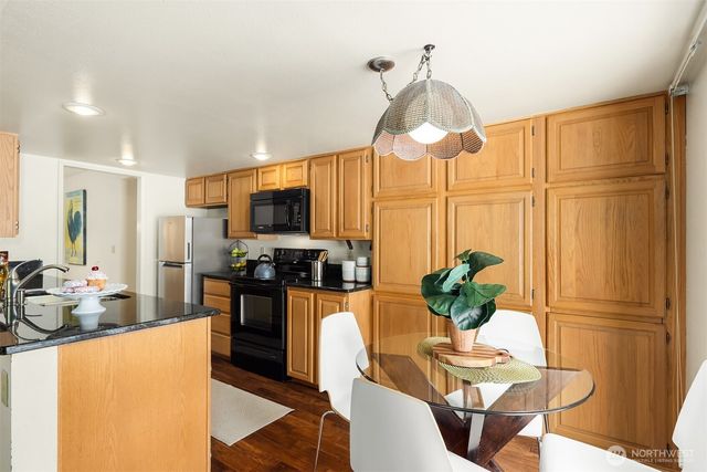 14301 SE 42nd Lane, Bellevue, WA 98006