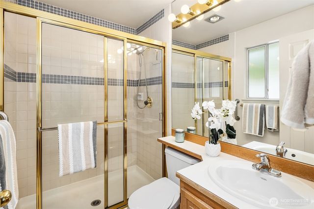 14301 SE 42nd Lane, Bellevue, WA 98006