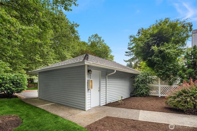 14301 SE 42nd Lane, Bellevue, WA 98006
