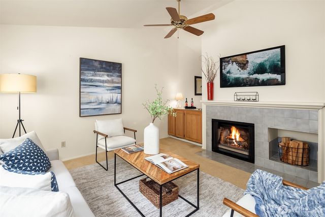 14301 SE 42nd Lane, Bellevue, WA 98006