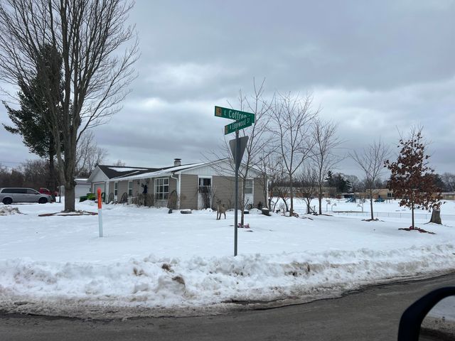 725 N Edgewood Street, Greenville, MI 48838