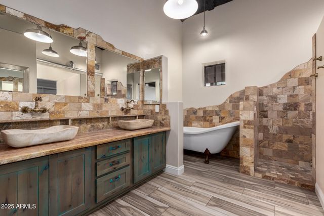 27213 N BRENNER PASS Road, San Tan Valley, AZ 85144