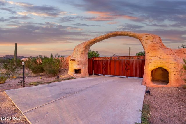 27213 N BRENNER PASS Road, San Tan Valley, AZ 85144