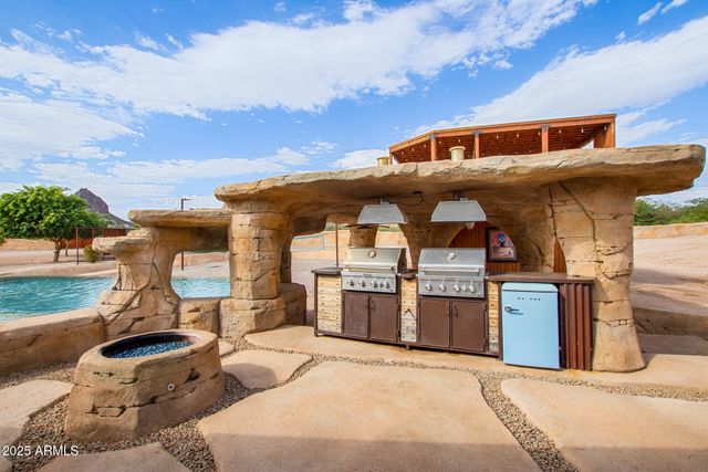 27213 N BRENNER PASS Road, San Tan Valley, AZ 85144