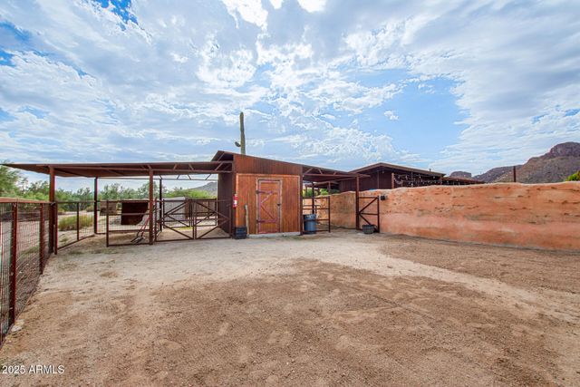 27213 N BRENNER PASS Road, San Tan Valley, AZ 85144