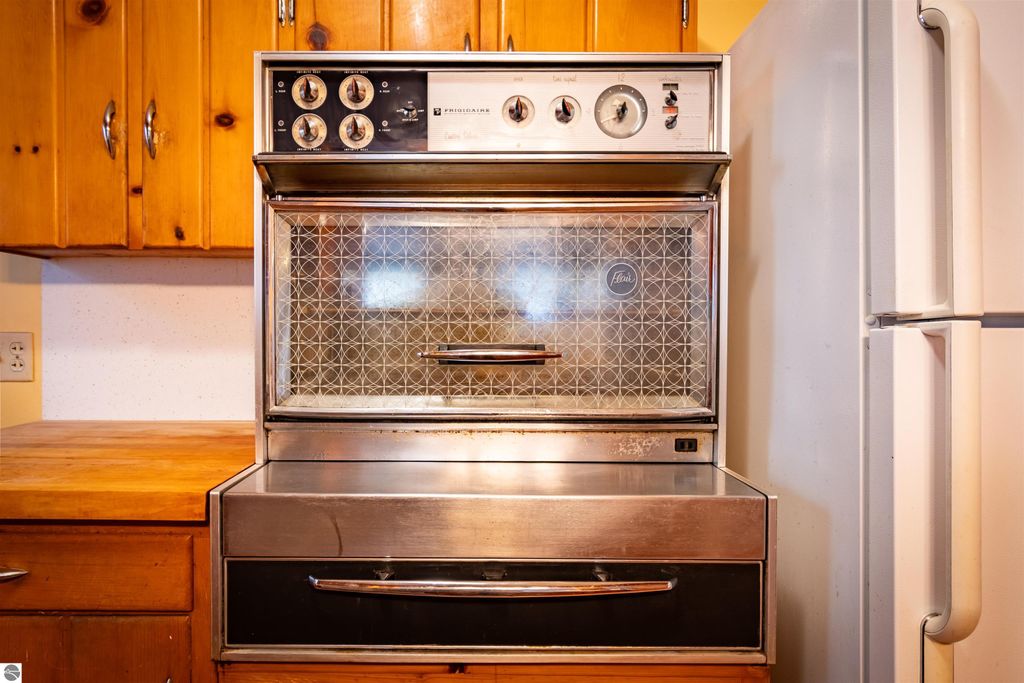Image 13 of property listing at 121 E Maple Street, Shepherd, MI 48883