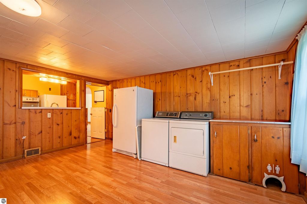 Image 20 of property listing at 121 E Maple Street, Shepherd, MI 48883
