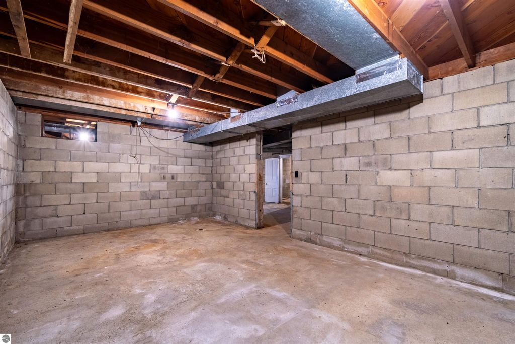 Image 24 of property listing at 121 E Maple Street, Shepherd, MI 48883