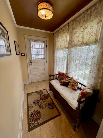 1533 Dempster Street, Evanston, IL 60201