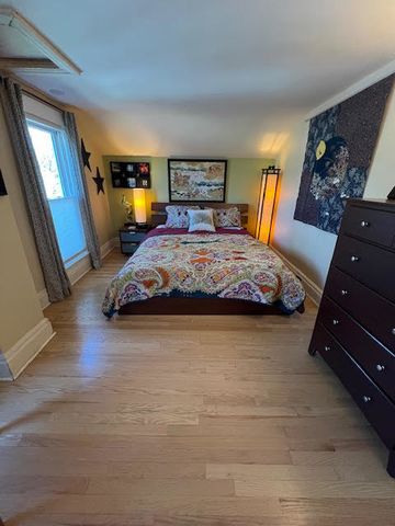 1533 Dempster Street, Evanston, IL 60201