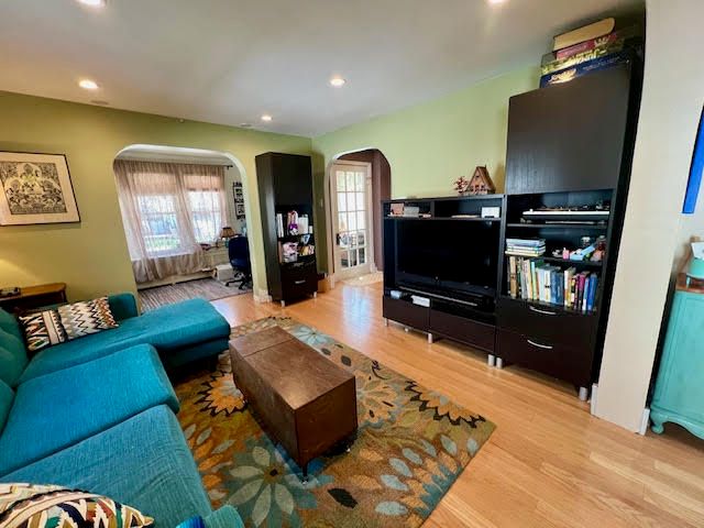 1533 Dempster Street, Evanston, IL 60201