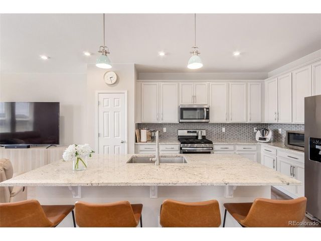 7153 Othello St, Castle Pines, CO 80108