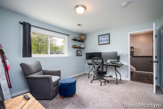 75 Cleveland Street E, Coopersville, MI 49404