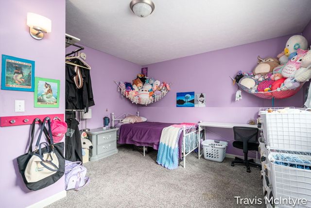 75 Cleveland Street E, Coopersville, MI 49404