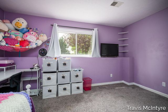 75 Cleveland Street E, Coopersville, MI 49404