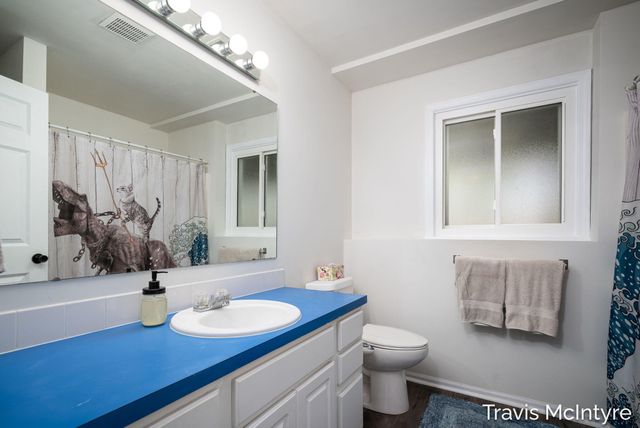 75 Cleveland Street E, Coopersville, MI 49404