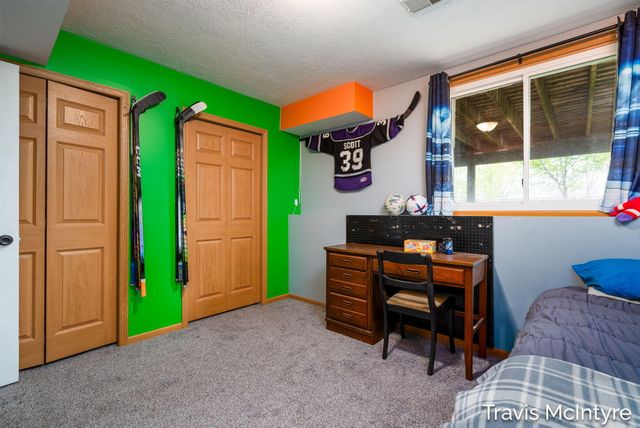 75 Cleveland Street E, Coopersville, MI 49404