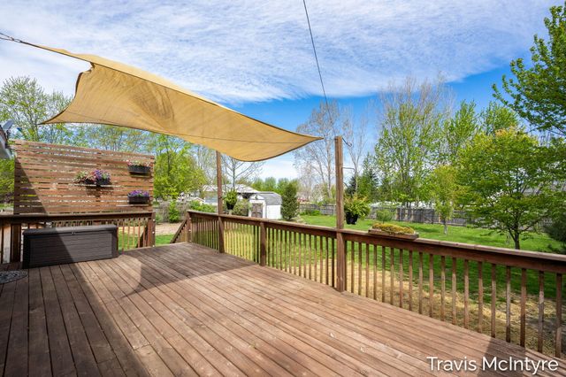75 Cleveland Street E, Coopersville, MI 49404