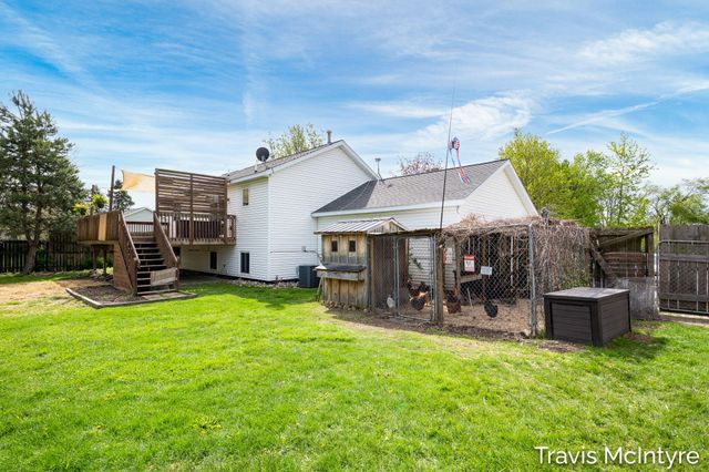 75 Cleveland Street E, Coopersville, MI 49404
