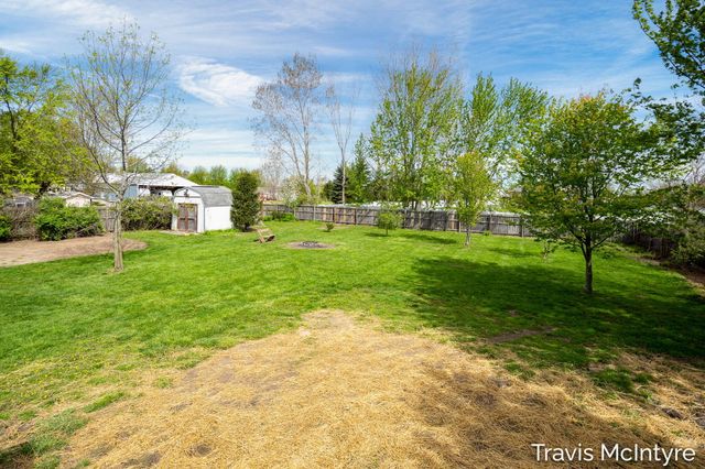75 Cleveland Street E, Coopersville, MI 49404