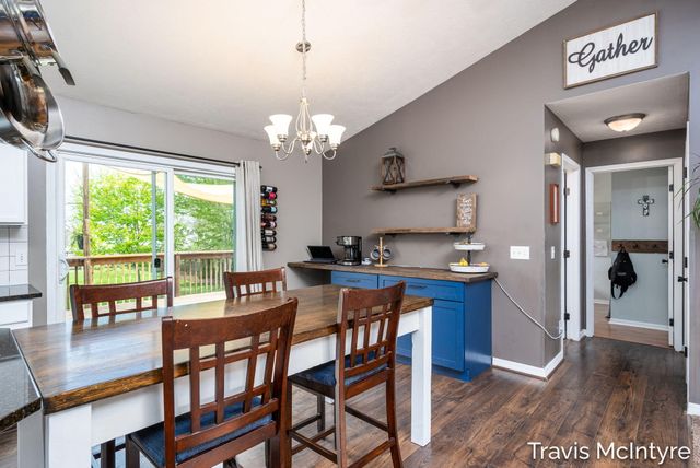 75 Cleveland Street E, Coopersville, MI 49404