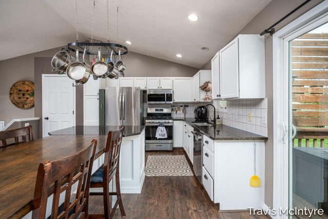 75 Cleveland Street E, Coopersville, MI 49404