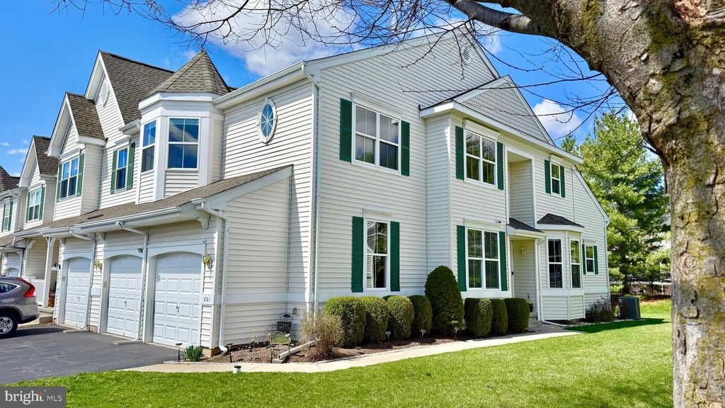 201 W HAMILTON ST, Chalfont, PA 18914