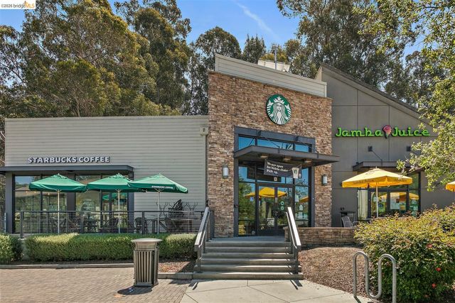 8 Whitmore Pl, Oakland, CA 94611