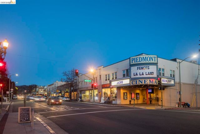 8 Whitmore Pl, Oakland, CA 94611