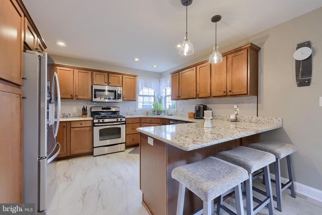 1337 HEATHERWOOD DR, Mount Joy, PA 17552