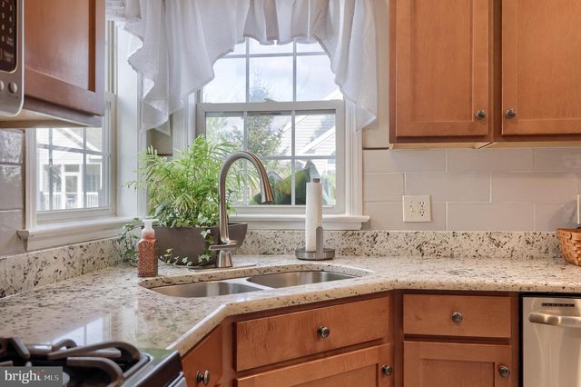 1337 HEATHERWOOD DR, Mount Joy, PA 17552