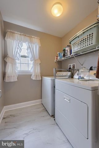 1337 HEATHERWOOD DR, Mount Joy, PA 17552