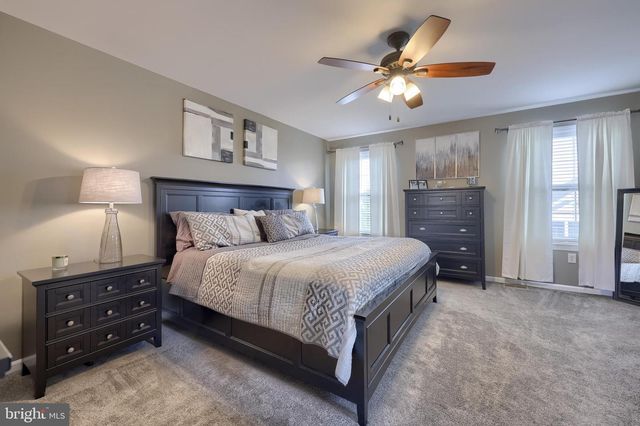 1337 HEATHERWOOD DR, Mount Joy, PA 17552