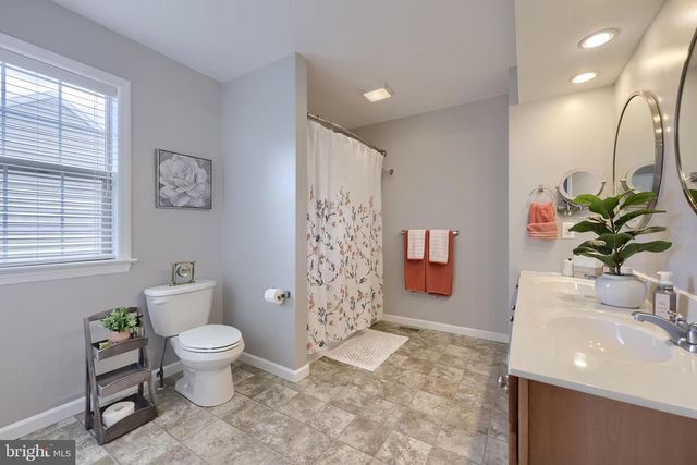 1337 HEATHERWOOD DR, Mount Joy, PA 17552