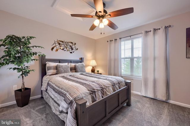 1337 HEATHERWOOD DR, Mount Joy, PA 17552