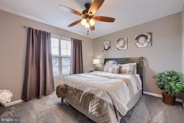 1337 HEATHERWOOD DR, Mount Joy, PA 17552