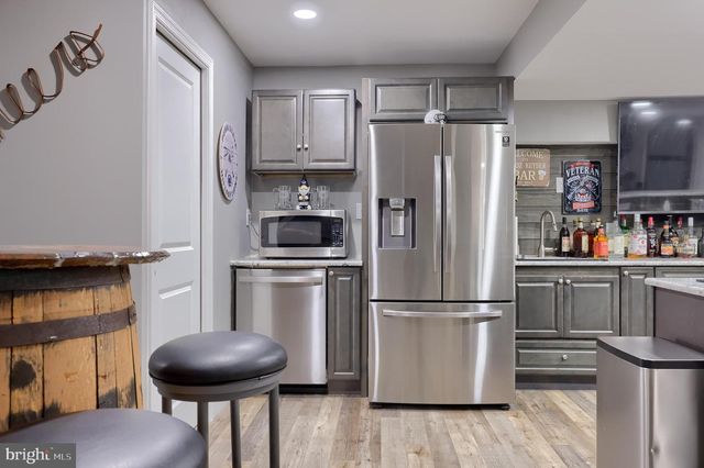 1337 HEATHERWOOD DR, Mount Joy, PA 17552