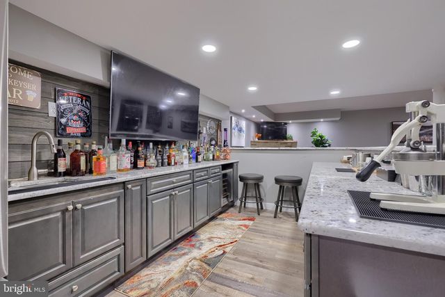 1337 HEATHERWOOD DR, Mount Joy, PA 17552