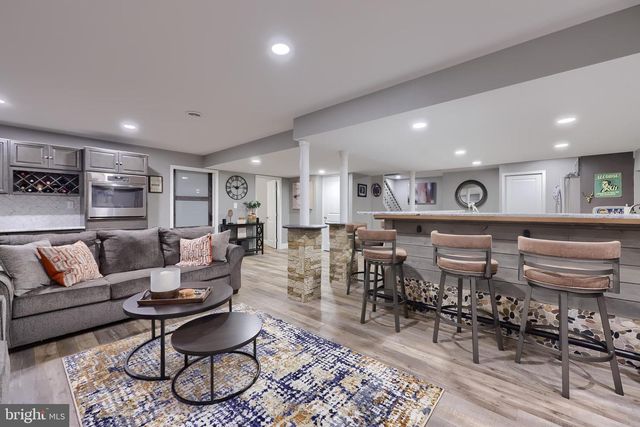 1337 HEATHERWOOD DR, Mount Joy, PA 17552