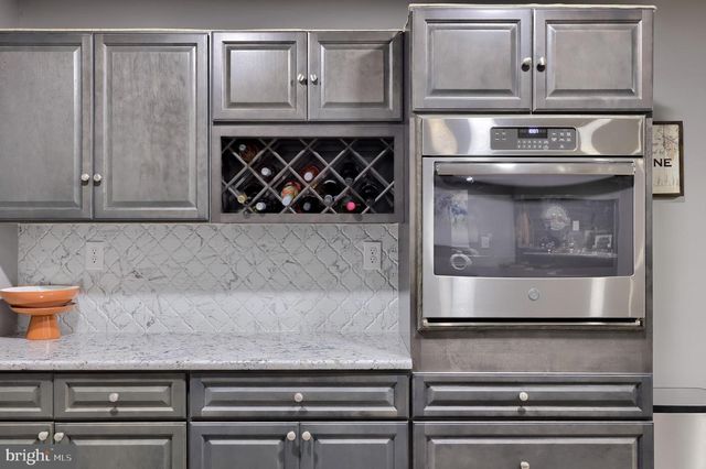 1337 HEATHERWOOD DR, Mount Joy, PA 17552