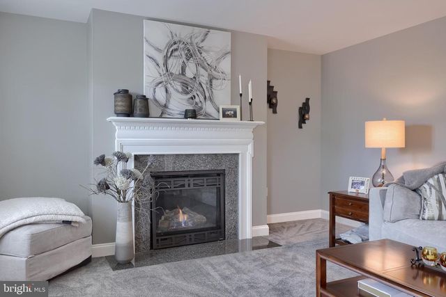 1337 HEATHERWOOD DR, Mount Joy, PA 17552