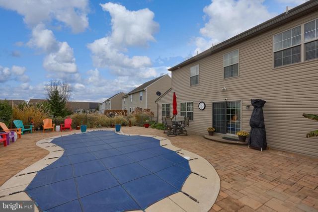 1337 HEATHERWOOD DR, Mount Joy, PA 17552