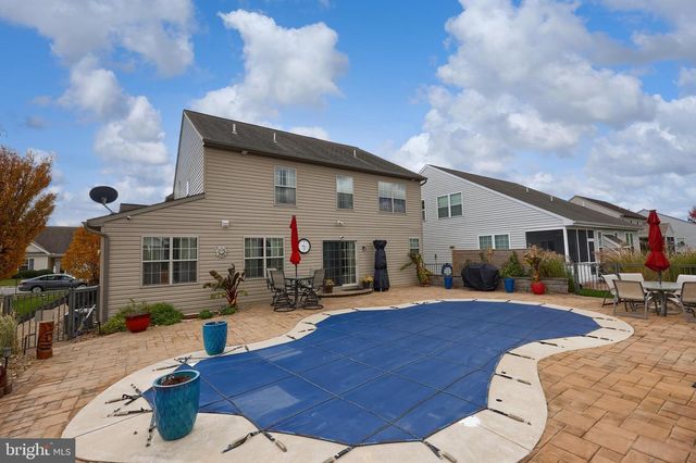 1337 HEATHERWOOD DR, Mount Joy, PA 17552